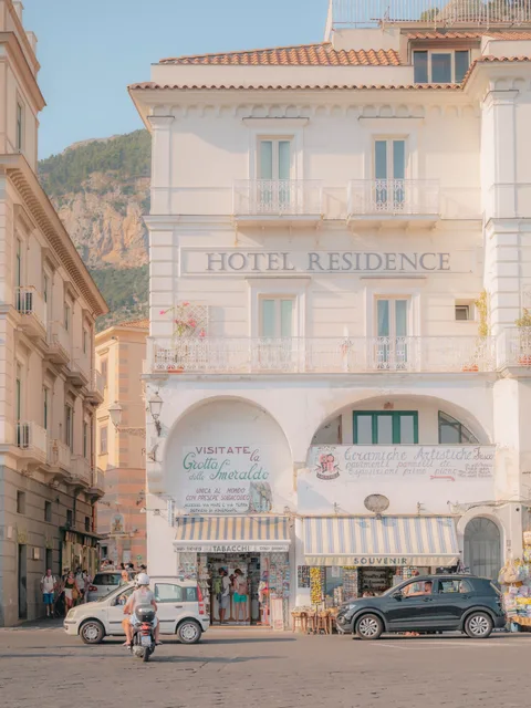 Facciata dell'Hotel Residence nel centro di Sorrento
